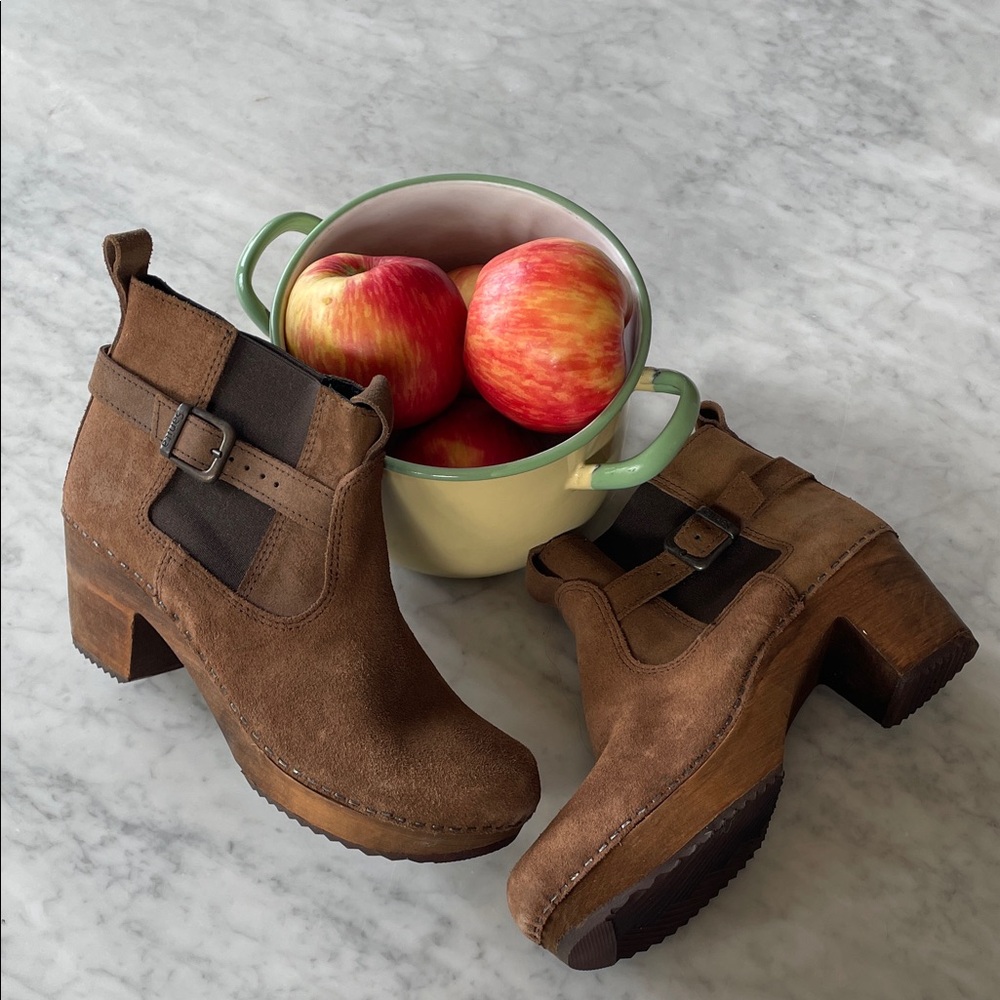 Sanita 'Peggy-Sue' Black Jodhpur Clog Boots